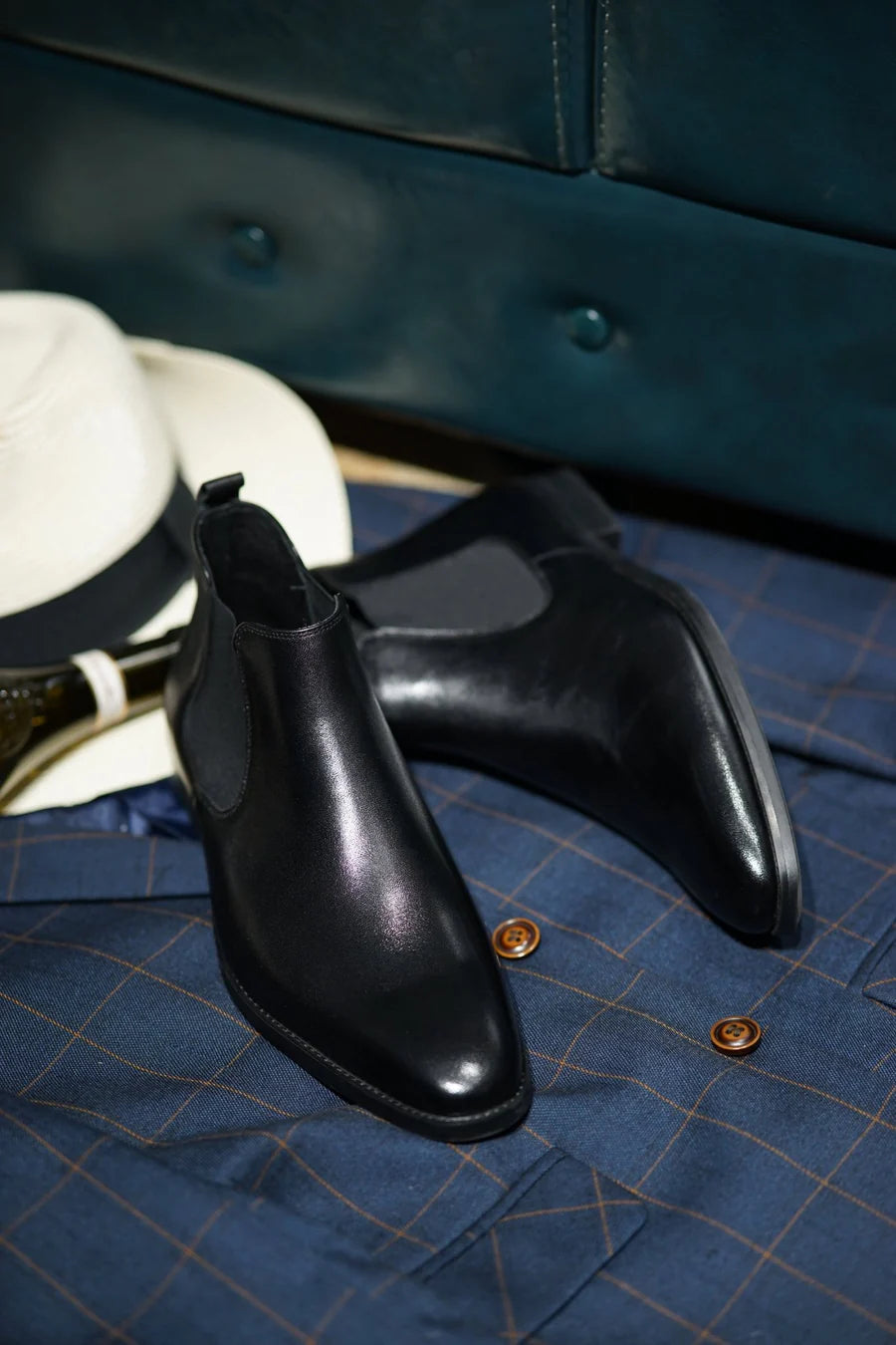 Elegant Comfort Chelsea Boots – Timeless Style, All-Day Comfort